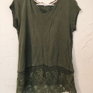 REWIND | short sleeve green tee with lace hem